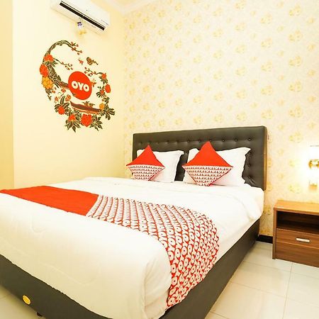 Oyo 522 Majapahit Homestay Syariah 2 バニュワンギ エクステリア 写真