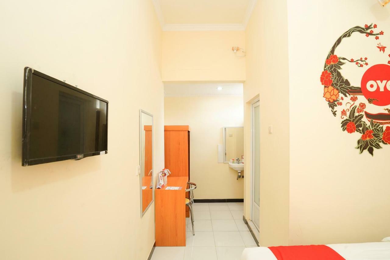 Oyo 522 Majapahit Homestay Syariah 2 バニュワンギ エクステリア 写真