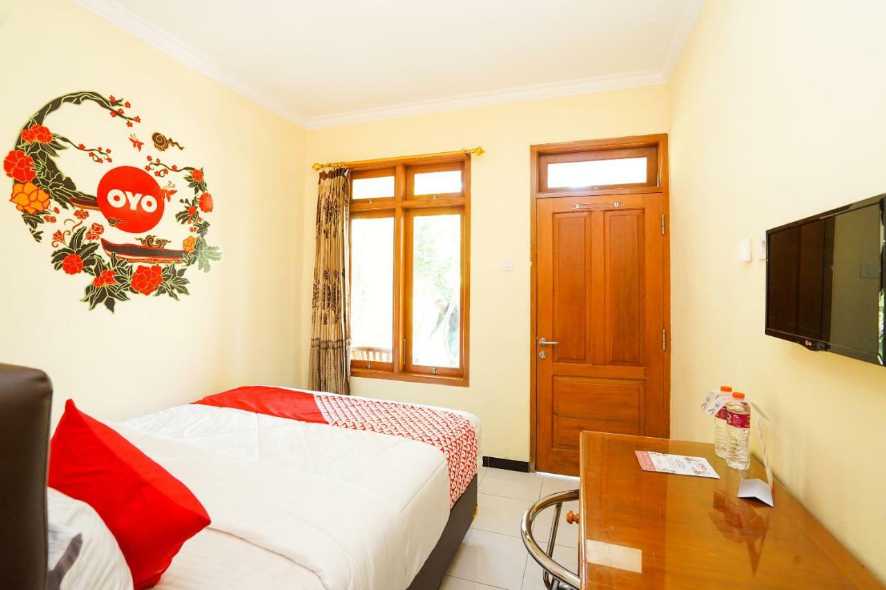 Oyo 522 Majapahit Homestay Syariah 2 バニュワンギ エクステリア 写真