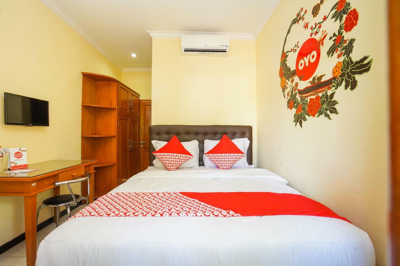 Oyo 522 Majapahit Homestay Syariah 2 バニュワンギ エクステリア 写真